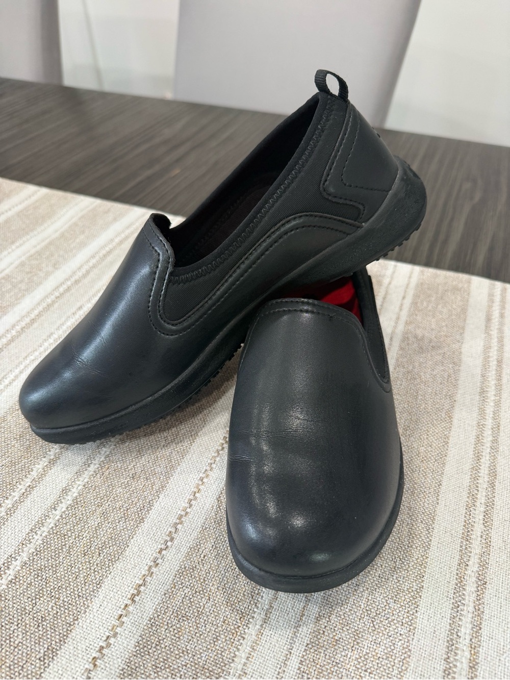 Women’s Slip-On Comfort Work Shoes - Black, size 8.5